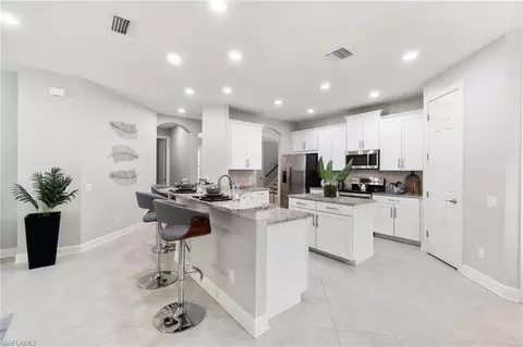 1678 Serrano Cir, Naples, FL 34105 photo 9