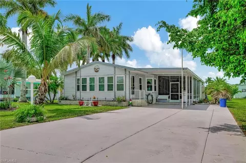 210 Grassy Key Ln #190, Naples, FL 34114