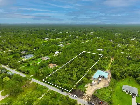 17 Th St SW, Naples, FL 34117