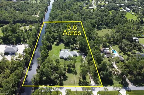 880 2nd St NE, Naples, FL 34120