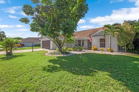 27241 Tortoise Trl, Bonita Springs, FL 34135