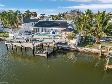 View/Area - 402 Germain Ave, Naples, FL 34108 photo 5 of 5