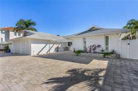 Exterior - 402 Germain Ave, Naples, FL 34108 photo 4 of 13
