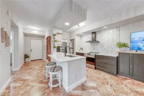 4630 Saint Croix Ln #813, Naples, FL 34109
