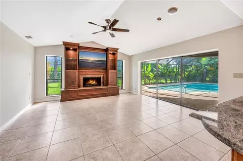 1915 Empress Ct, Naples, FL 34110