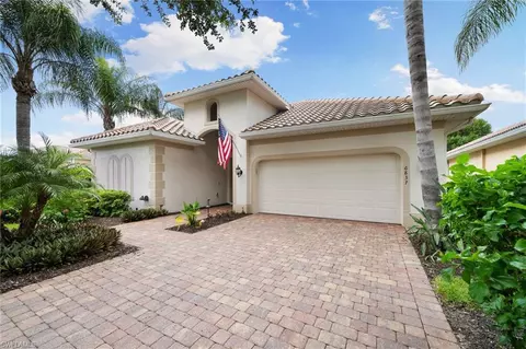 6837 Bent Grass Dr, Naples, FL 34113