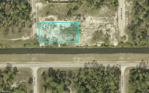 1200 Leroy Ave, Lehigh Acres, FL 33972