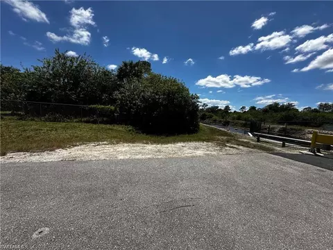 3930 20th Ave SE, Naples, FL 34117