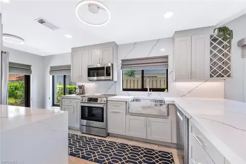 517 Beachwalk Cir #68-0, Naples, FL 34108