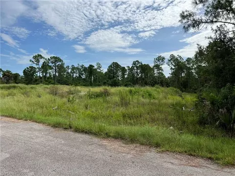 806 Oak Ave, Lehigh Acres, FL 33972