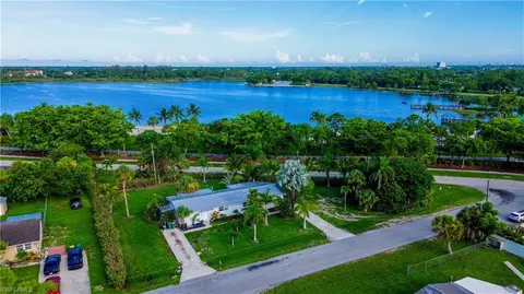 4340 Normandy Dr, Naples, FL 34112