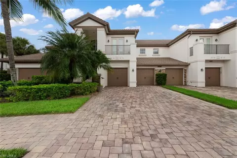 8027 Players Cove Dr #7-201, Naples, FL 34113