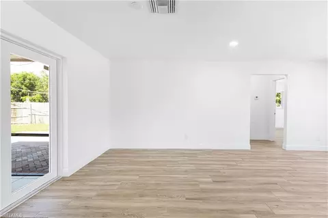 5345 Broward St, Naples, FL 34113 photo 13