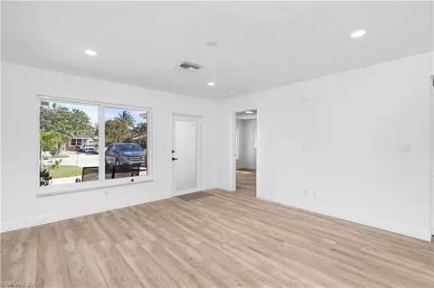 5345 Broward St, Naples, FL 34113 photo 14