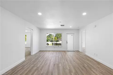 5345 Broward St, Naples, FL 34113 photo 9