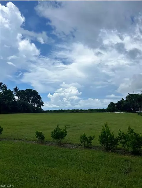 275 Gulf Shore Blvd N, Naples, FL 34102
