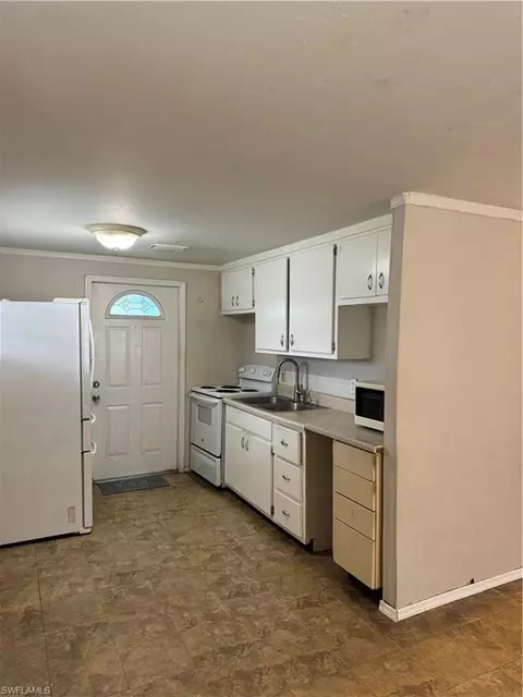 Kitchen - 5270 Texas Ave, Naples, FL 34113 photo 1 of 2