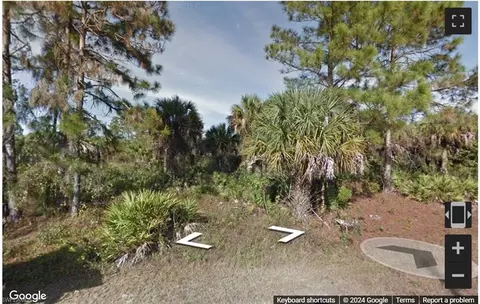 1237 Chrisholm St, Lehigh Acres, FL 33974