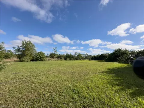19281 Mabel Ln, North Fort Myers, FL 33917