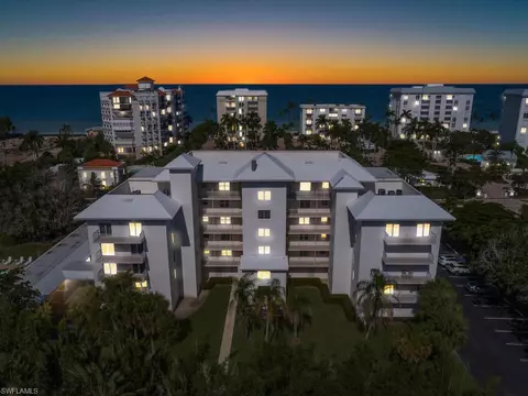 1200 Gulf Shore Blvd N #402, Naples, FL 34102