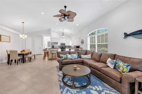 796 96th Ave N, Naples, FL 34108
