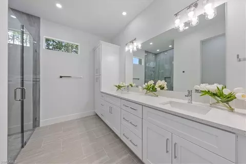 Bath - 3107 Myra Ln, Labelle, FL 33935 photo 3 of 3