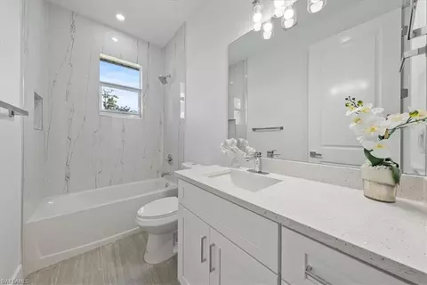 Bath - 3107 Myra Ln, Labelle, FL 33935 photo 1 of 3