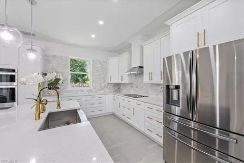 Kitchen - 3107 Myra Ln, Labelle, FL 33935 photo 3 of 5