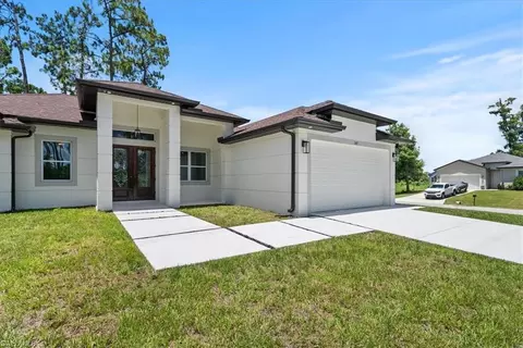 Exterior - 3107 Myra Ln, Labelle, FL 33935 photo 2 of 5
