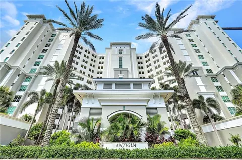 300 Dunes Blvd #PH 3, Naples, FL 34110