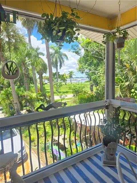 211 Delray Ave, Fort Myers, FL 33905