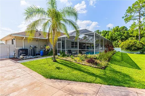 1109 Thompson Ave, Lehigh Acres, FL 33972
