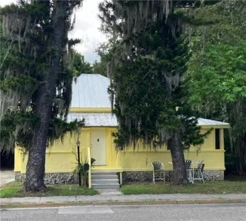 2122 Broadway, Fort Myers, FL 33901