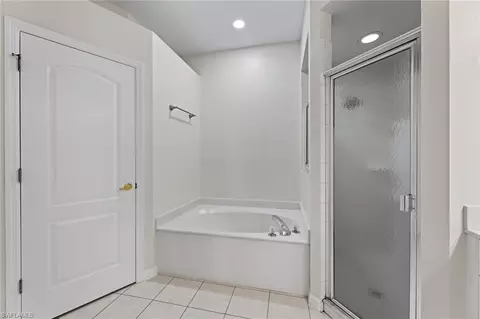 Bath - 21289 Braxfield Loop, Estero, FL 33928 photo 3 of 3