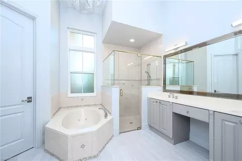 Bath - 8520 Bellagio Dr, Naples, FL 34114 photo 2 of 6