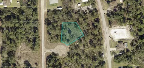 925 Alice Ct, Lehigh Acres, FL 33974
