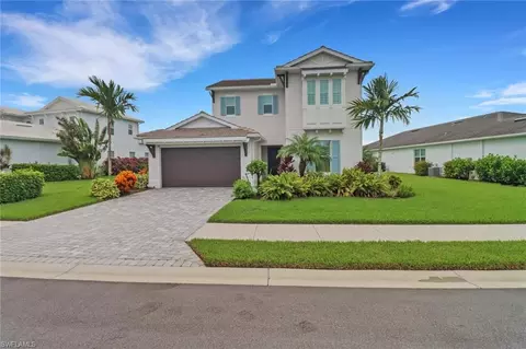 8930 Redonda Dr, Naples, FL 34114