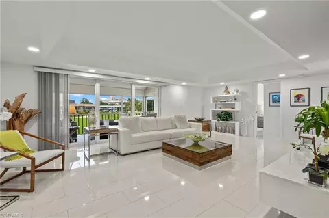 118 Penny Ln #2, Naples, FL 34112