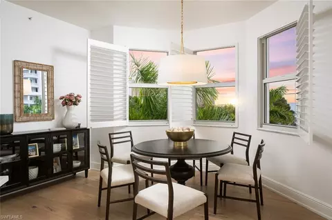 470 Launch Cir #V-401, Naples, FL 34108