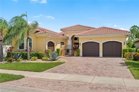 3212 Atlantic Cir, Naples, FL 34119