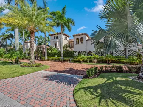 5019 Groveland Ter, Naples, FL 34119