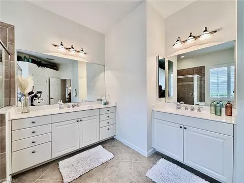 Bath - 16152 Parque Ln, Naples, FL 34110 photo 2 of 6