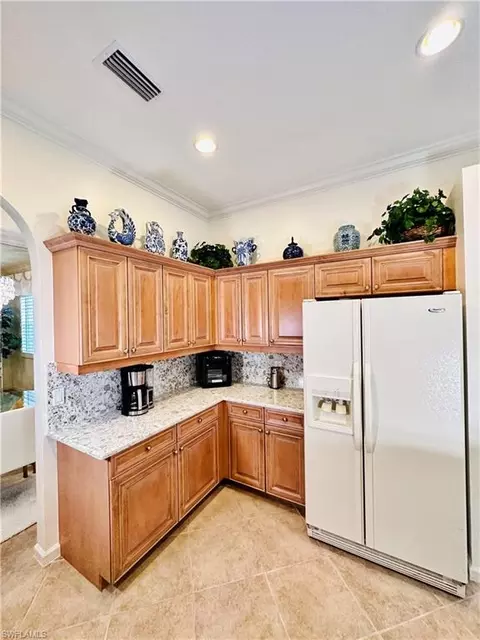 Kitchen - 16152 Parque Ln, Naples, FL 34110 photo 3 of 3