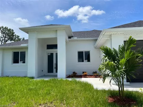 3212 36th St SW, Lehigh Acres, FL 33976