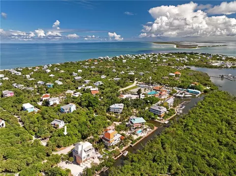 4430 Smugglers Dr, Captiva, FL 33924