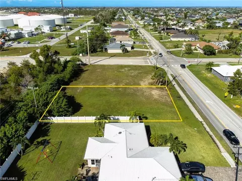 1924 SW 32nd St, Cape Coral, FL 33914