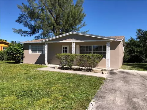 518 14th St N, Naples, FL 34102