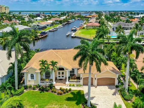 941 Hyacinth Ct, Marco Island, FL 34145