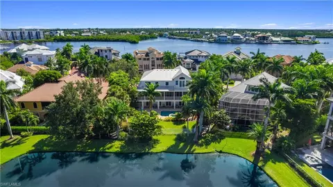 207 San Mateo Dr, Bonita Springs, FL 34134