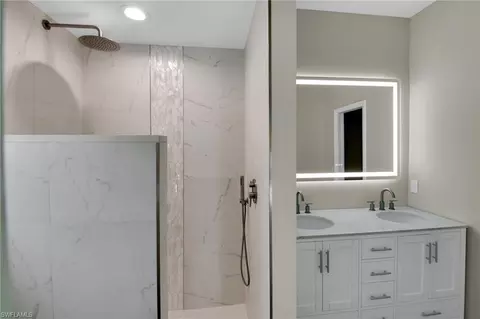 10739 San Tropez Cir, Estero, FL 33928